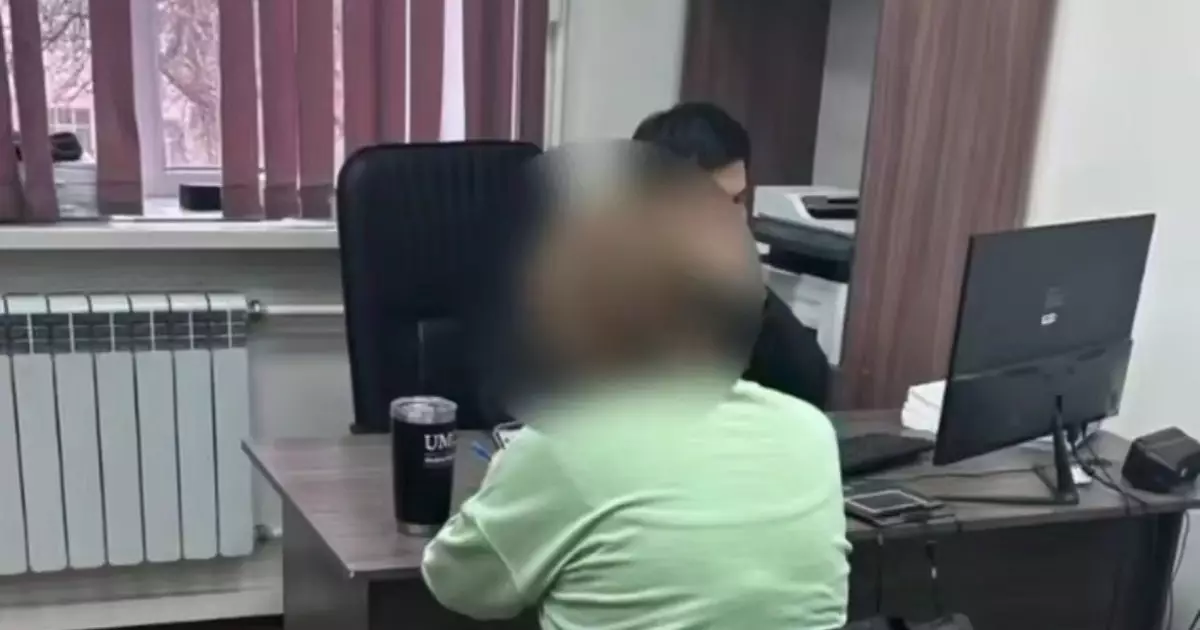  «Бетперде киіп, қарумен қорқытты»: Тараз тұрғыны полицияға жалған хабарлама берген 