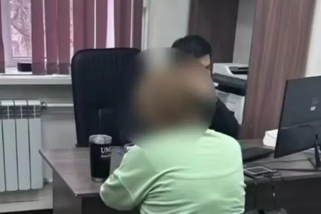 «Бетперде киіп, қарумен қорқытты»: Тараз тұрғыны полицияға жалған хабарлама берген