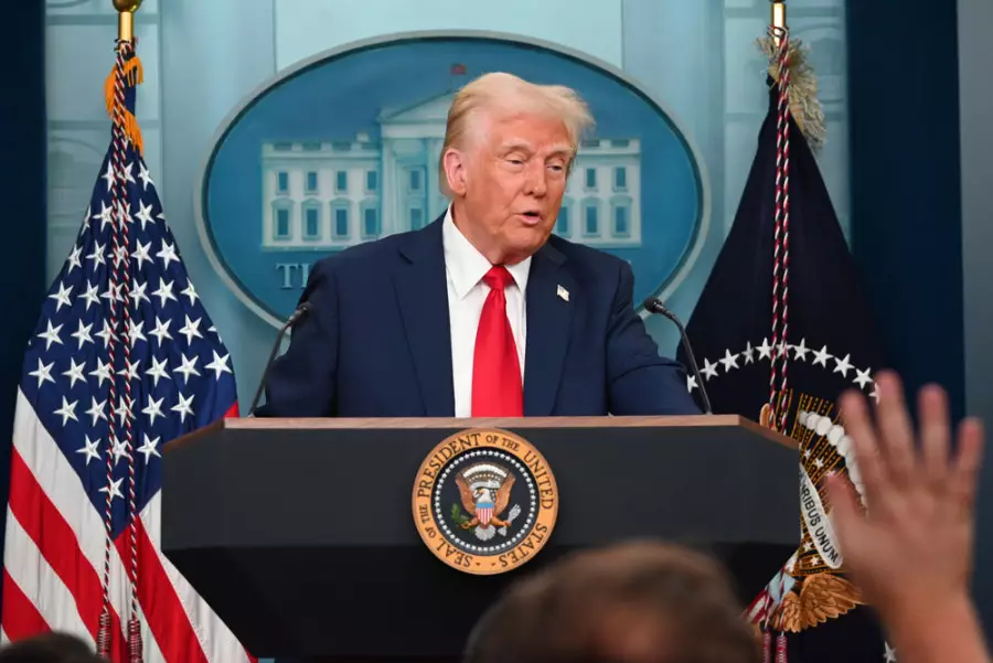 Трамп мұнай бағасының күрт құлдырауын болжады