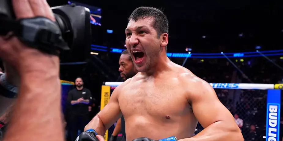 Казахстанский боец выступил с заявлением после первой победы в UFC