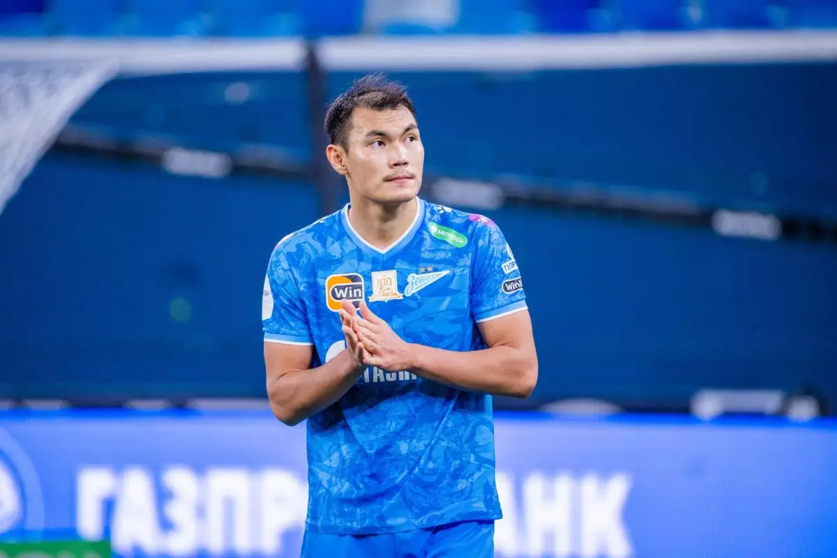 Нұралы Әліп қымбат көлігін Ақтаудан Санкт-Петербургке алдыртты