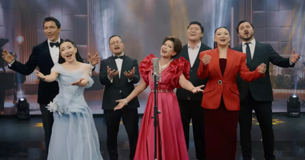  Мәдениет және өнер қайраткерлері «Халықтың Ата Заңы» атты ән жазды 