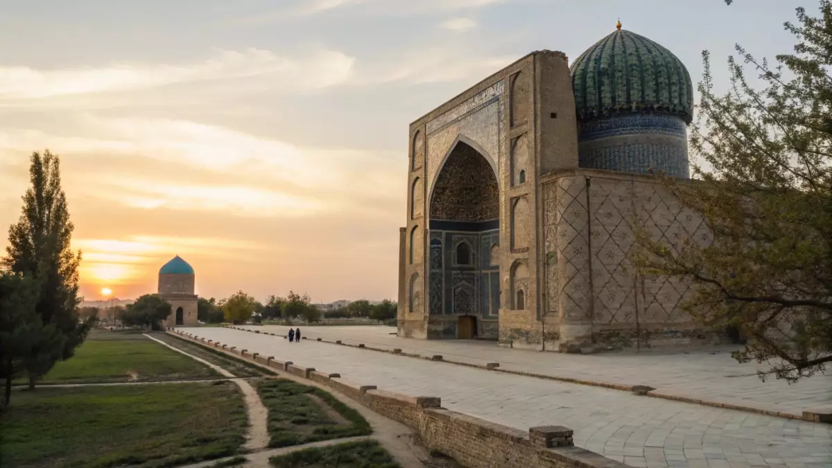 Мавзолей Ходжи Ахмеда Ясави: духовное сердце степи и символ исторической памяти Казахстана