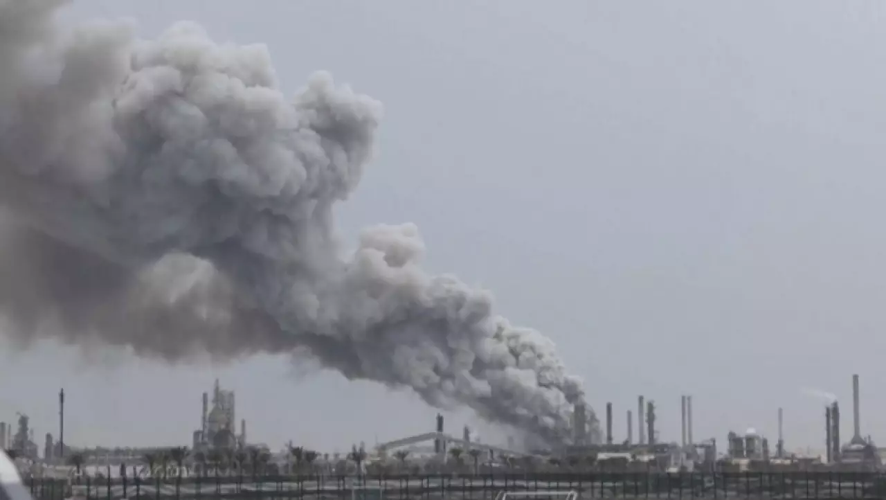 В Бахрейне НПЗ пострадал от иранского удара
