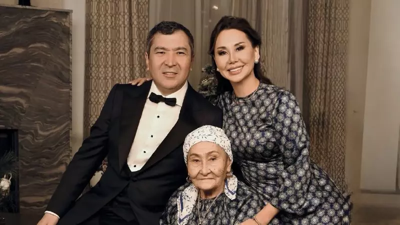 "Отбасының шырағы": Динара Сәтжанның күйеуі алғаш рет тележүргізуші туралы жазды