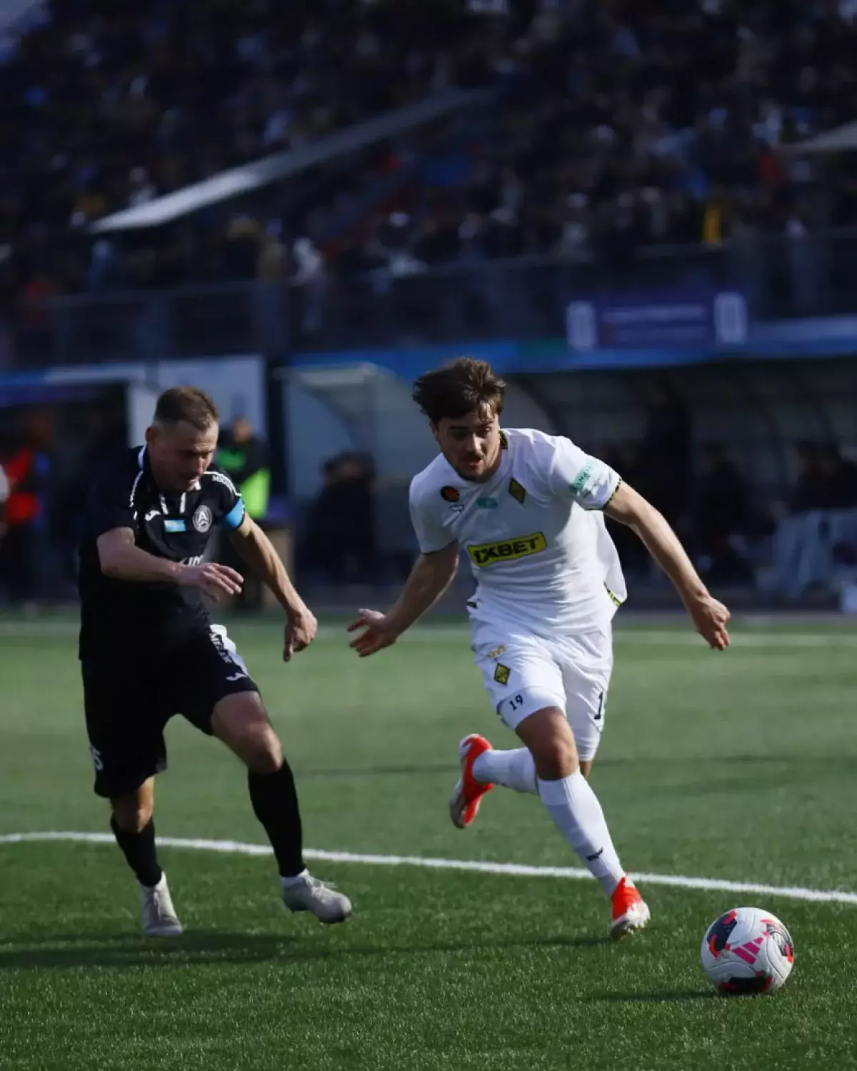 Қазақстандық бапкер: Өз алаңы жоқ клубтар жетімнің күйін кешуде...