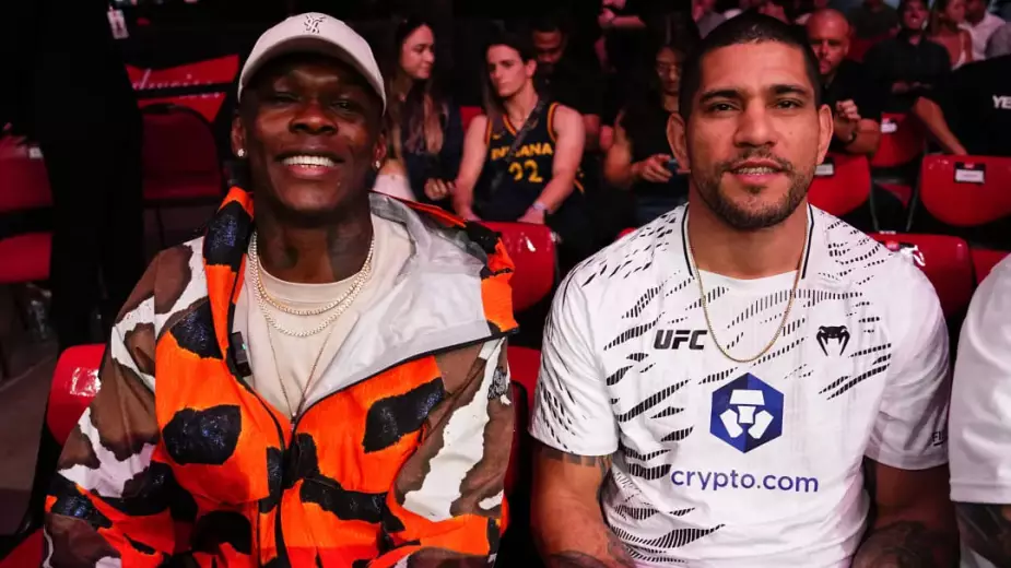 Адесанья болеет за Перейру в бою против Гана 