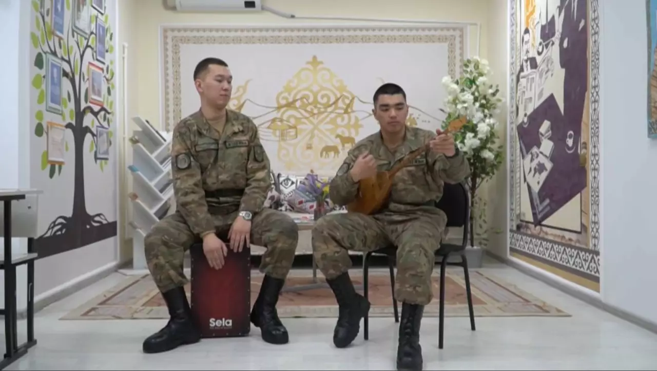 Ұлттық ұлан сапында өнерпаз сарбаздар әскери борышын өтеп жүр