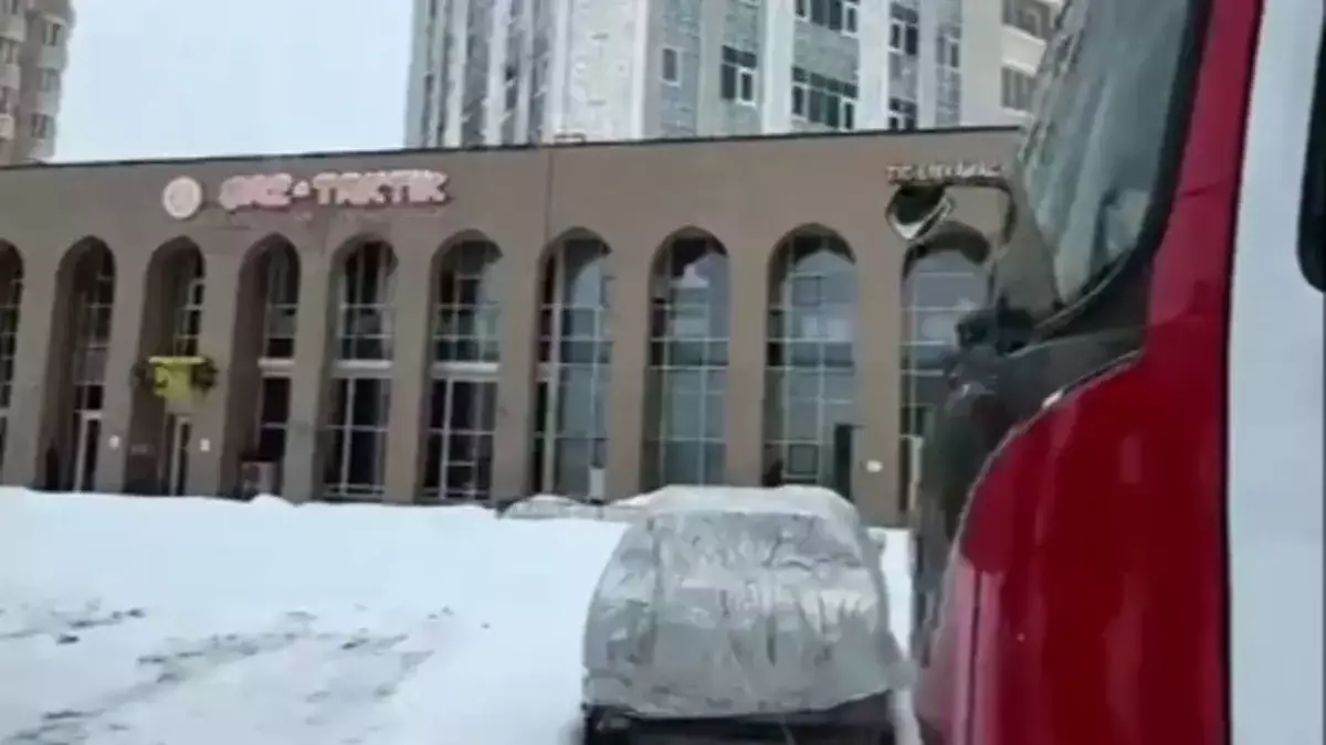 Сильный пожар в районе Сарайшык встревожил жителей Астаны