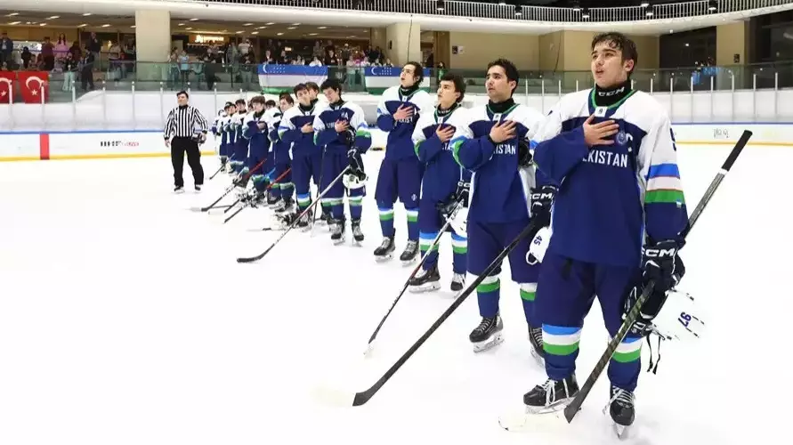 Юношеская сборная Казахстана выиграла чемпионат мира по хоккею в третьем дивизионе