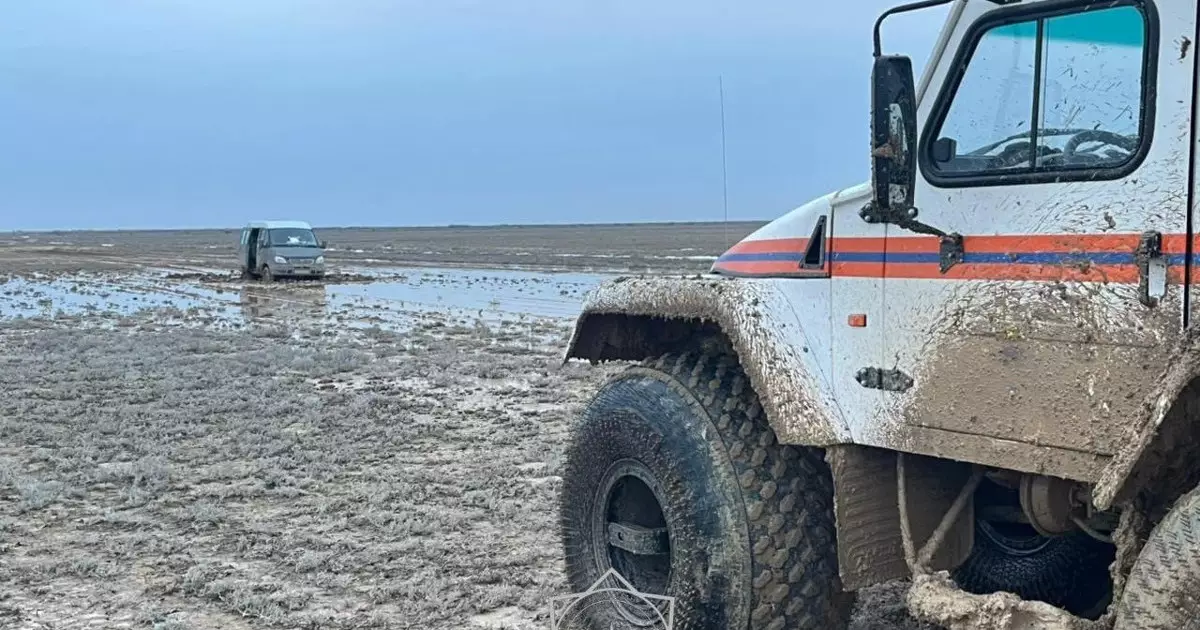  Қызылордада құтқарушылар 2 күн далада қалған жолаушыларға көмектесті 