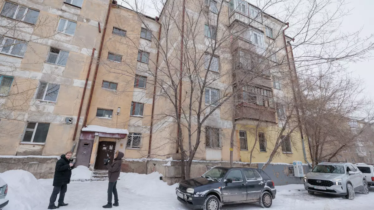 Более 50 тысяч казахстанцев живут в аварийных домах