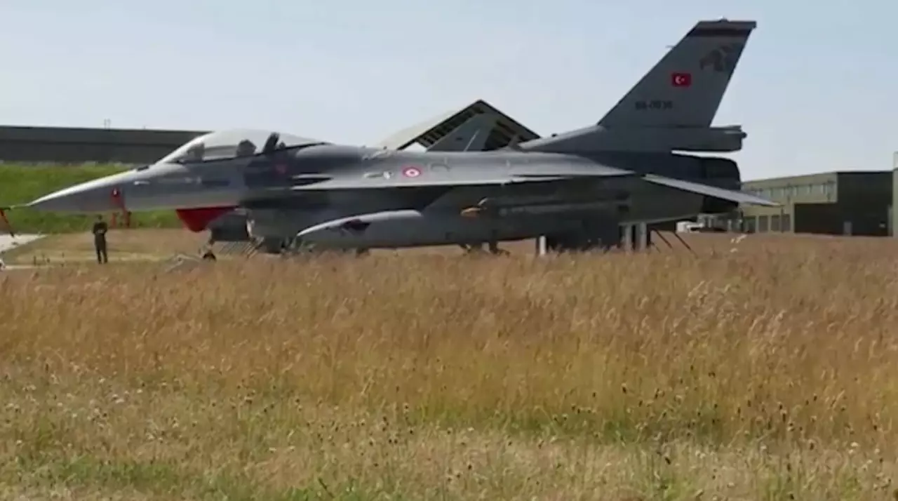 Анкара Солтүстік Кипрге әскери күш жіберді 