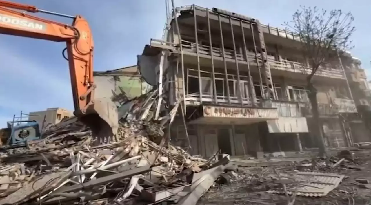 Иранда жедел жәрдем ғимаратына бомба түсті