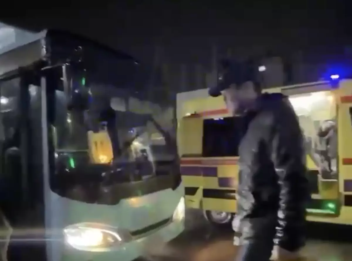 Таразда автобус ішінде жанжал болып, жолаушы жүргізушіні пышақтаған (ВИДЕО)