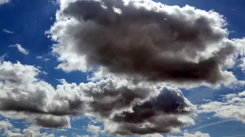 Ираннан көшкен "қышқыл бұлттар" Қазақстанға қауіп төндіре ме? ҚазГидроМет жауап берді