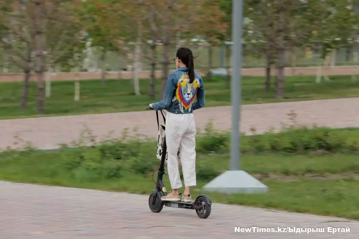С 1 июля электросамокаты будут с номерами: что нужно знать казахстанцам