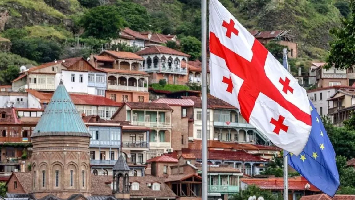 Грузиядан 7 жастағы қыз бала елге қайтарылды