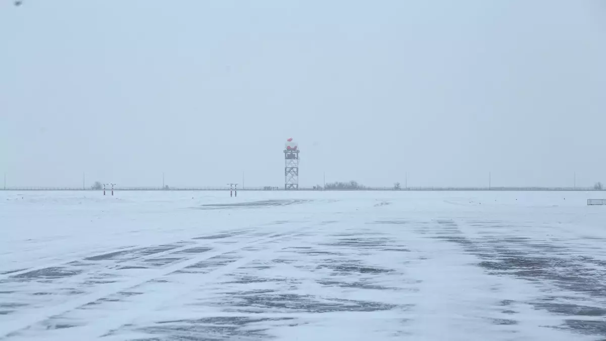 В аэропорту Астаны задерживаются 20 рейсов, еще 11 отменены