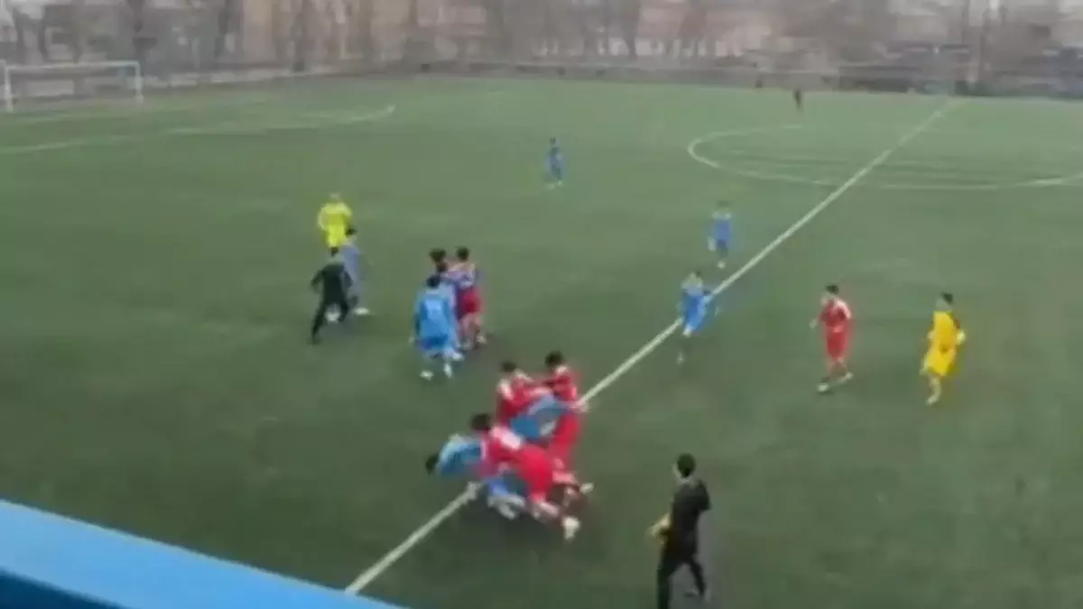 «Ордабасы» – «Ақтөбе» матчында төбелес: 2 ойыншы ауруханаға түсіп, капитан қамауға алынды (ВИДЕО)