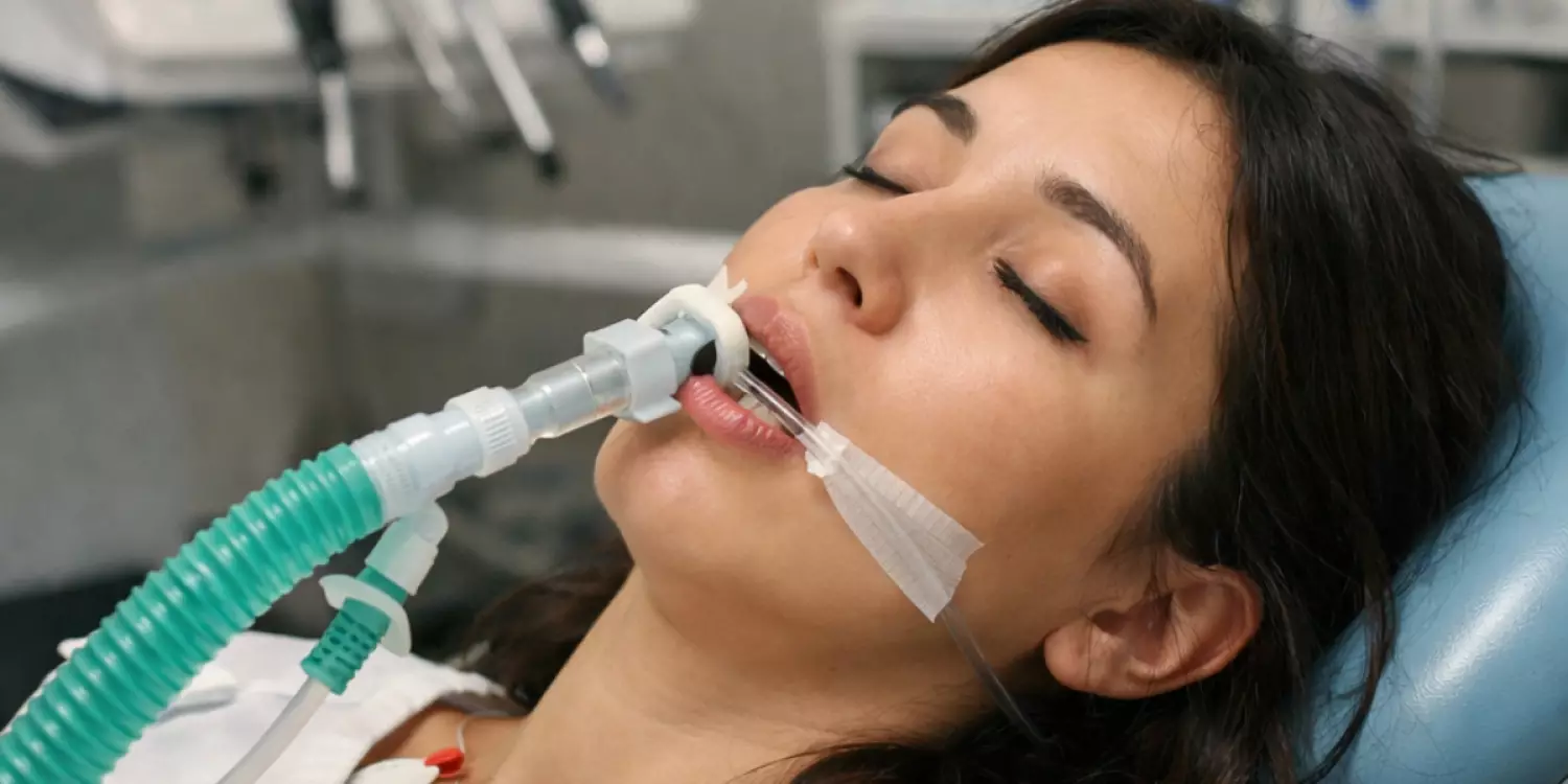 Әйел тісін емдеткеннен кейін көз жұмды: Стоматолог жазадан құтылып кетті