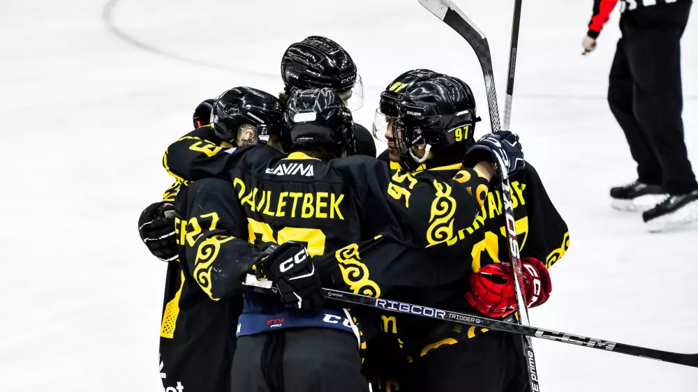 Хоккейная команда “Qarmet“ впервые в истории вышла в финал Jastar Hokei Ligasy