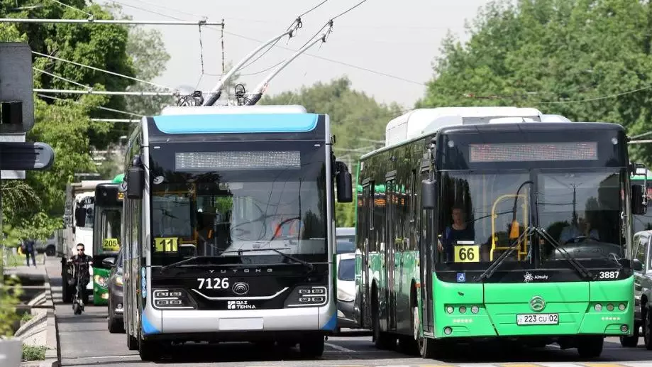 Алматинцы смогут бесплатно ездить на автобусе 15 марта