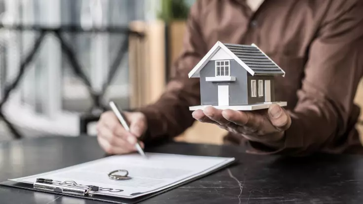 Жилье казахстанцев могут начать страховать от стихийных бедствий