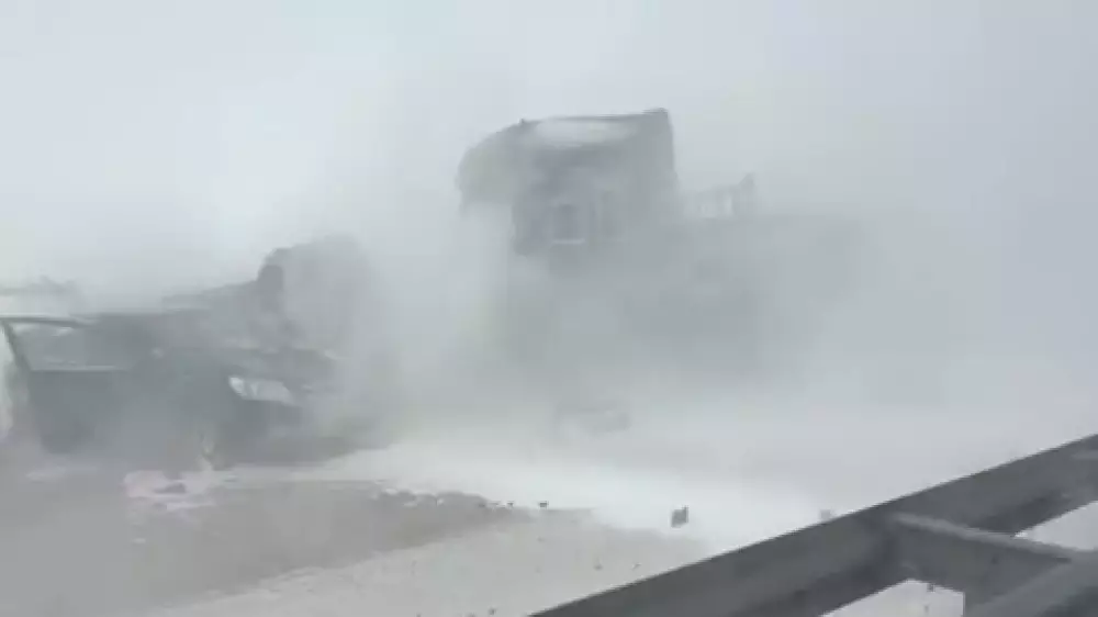 Массовое ДТП из-за метели произошло на трассе Астана – Караганда: есть погибший