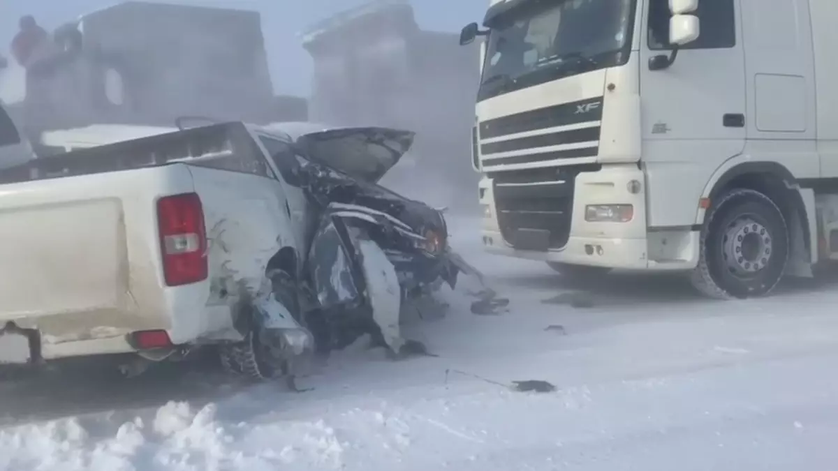 Пробки и массовые ДТП: что происходит на выезде из Астаны