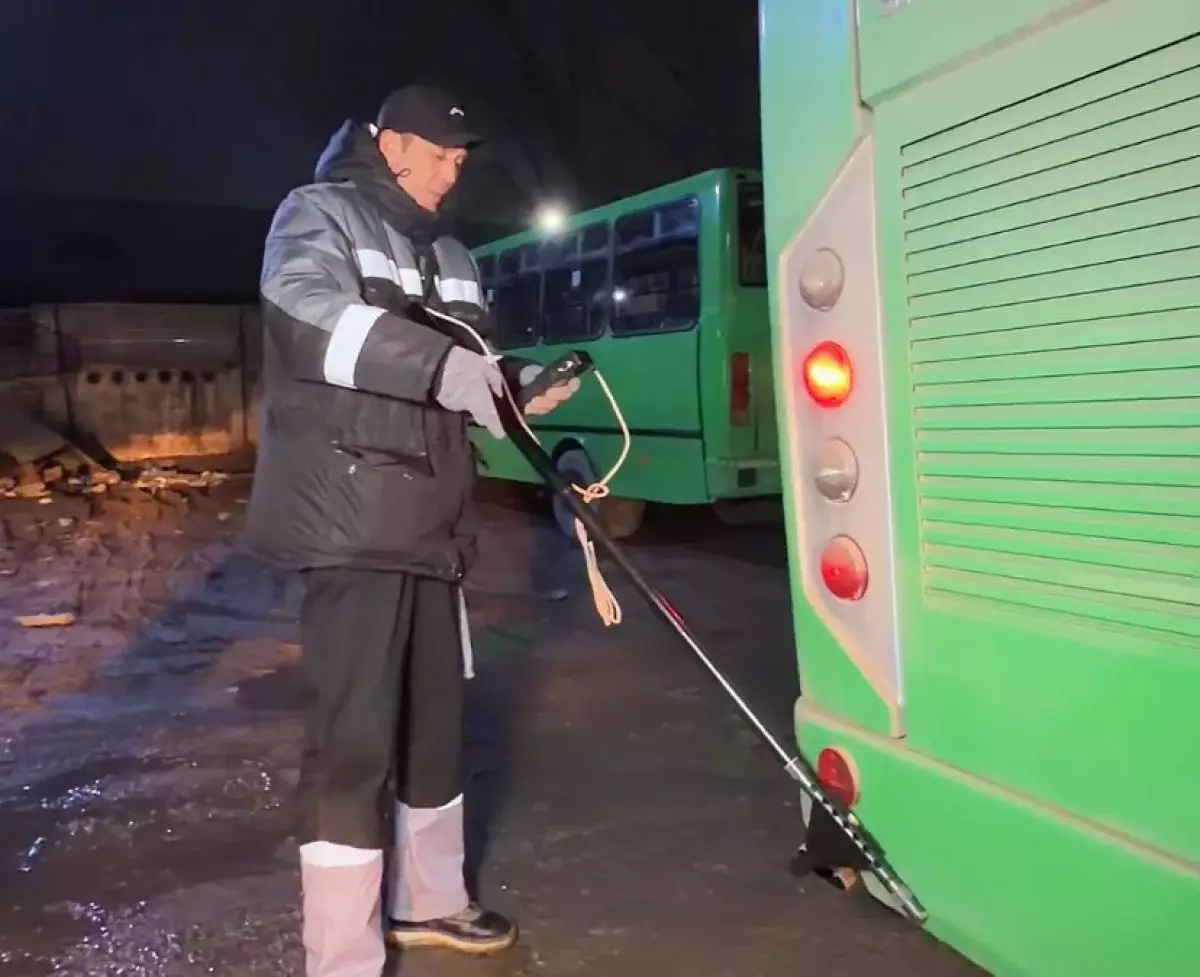 Алматыда автобустардың зиянды шығарындыларын тексеру жалғасып келеді