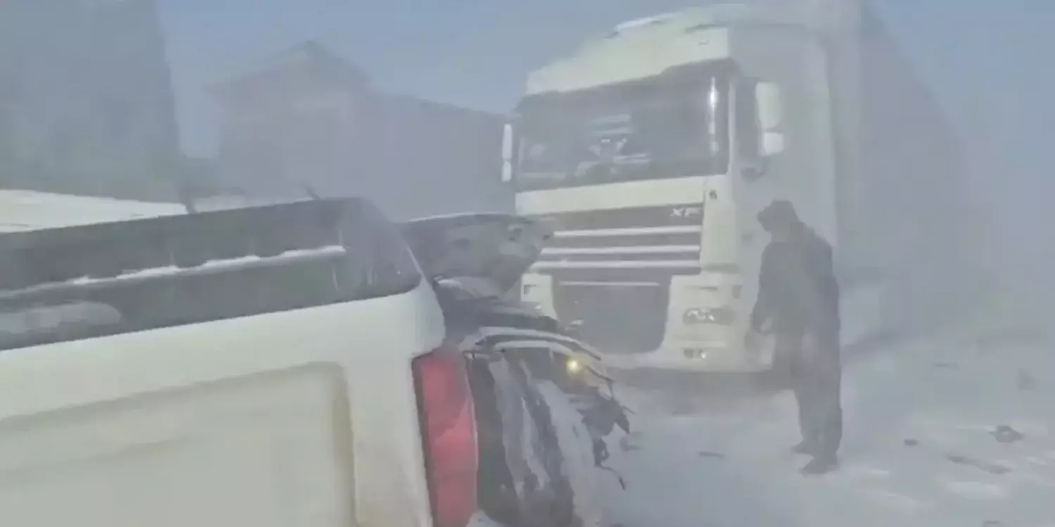 Астана-Қарағанды тасжолында жеті көлік соқтығысты: адам шығыны бар (ВИДЕО)