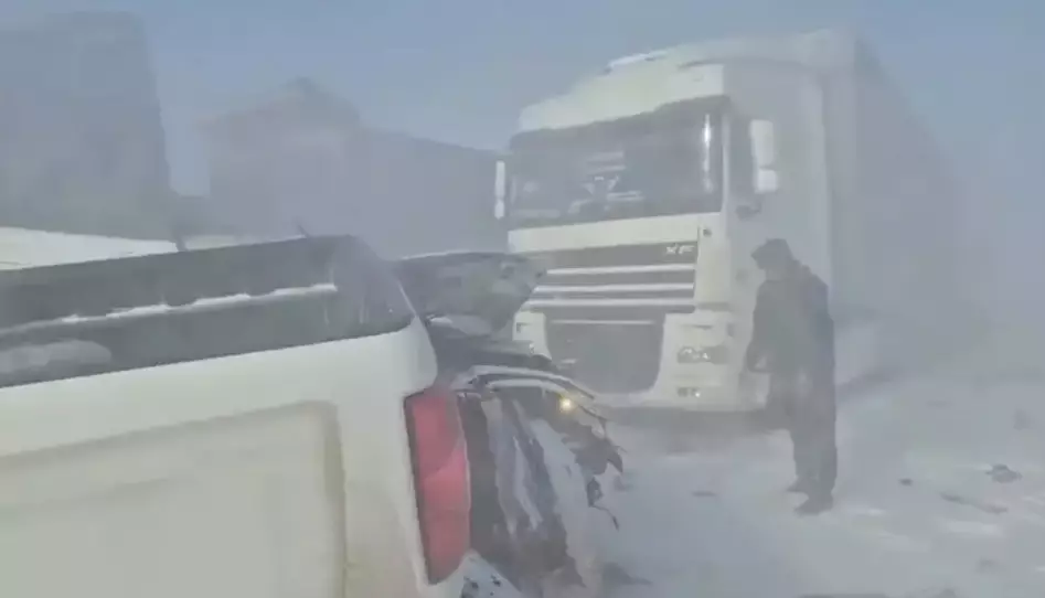 Адам шығыны бар: Астана-Қарағанды тасжолында 7 көлік соқтығысты (ВИДЕО)
