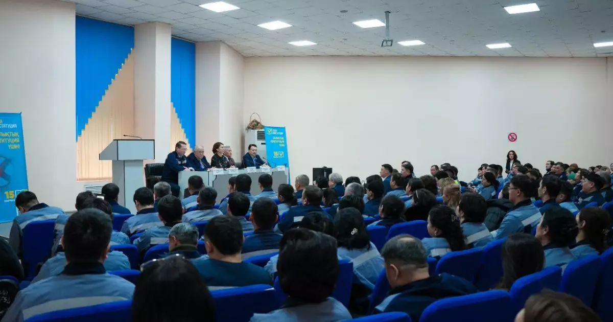  Ұлытау облысында Жалпыұлттық коалиция мүшелері шахтерлермен жаңа Конституция жобасын талқылады 