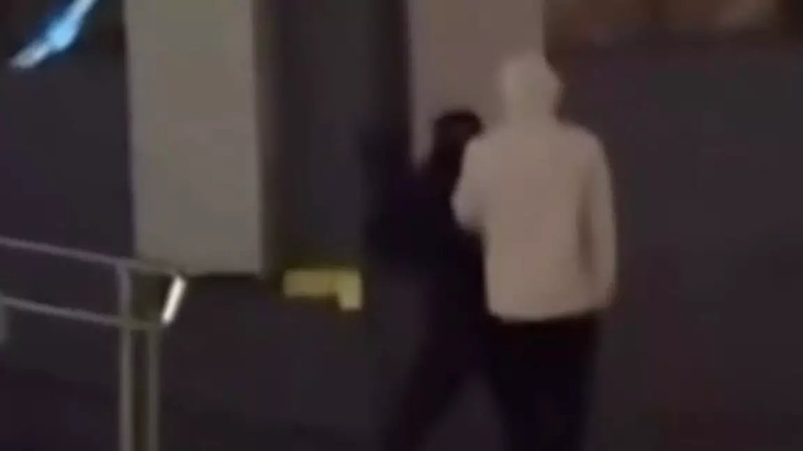 Семейде екі шетелдік қоғамдық орында дәрет сындырған