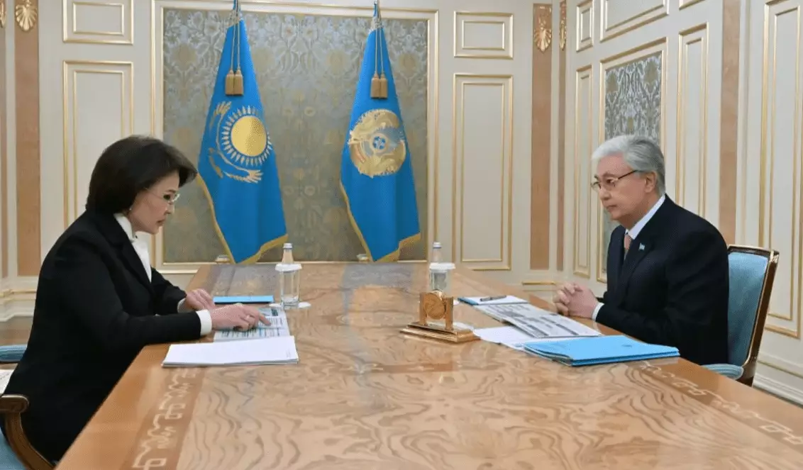 Токаев принял министра здравоохранения Акмарал Альназарову