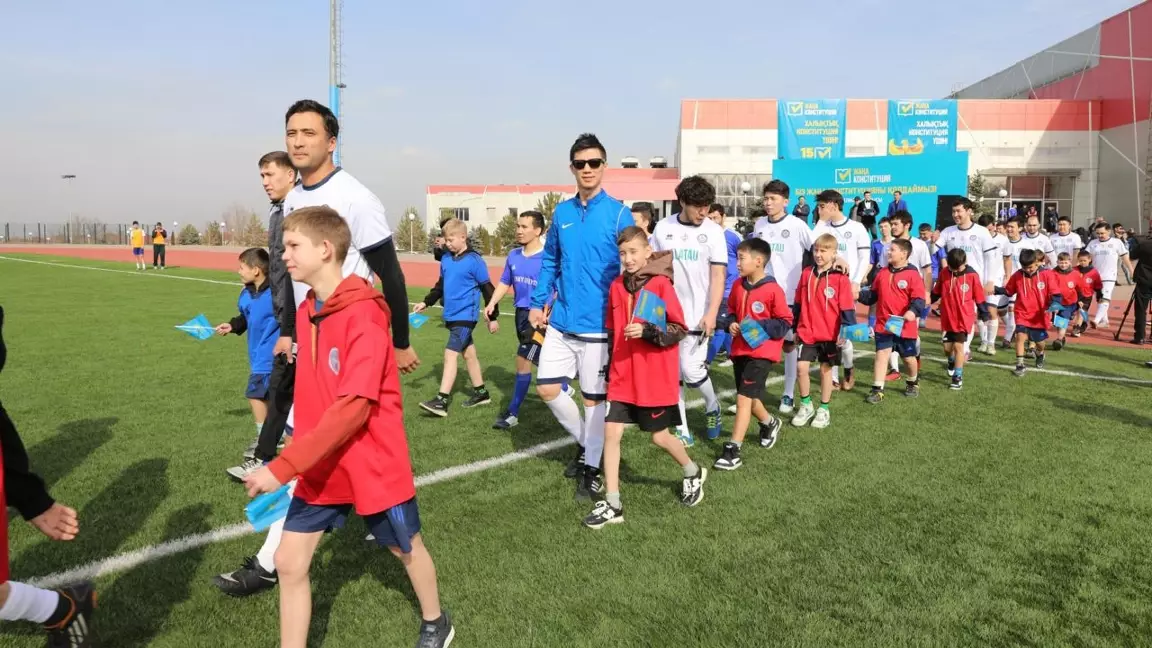 Алматы облысында  спорт пен өнер жұлдыздарының қатысуымен футболдан шоу-матч өтті