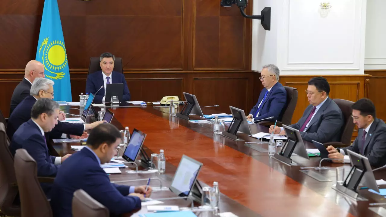 185 мың отбасы баспана жағдайын жақсартты: Олжас Бектенов құрылыс қарқынын сақтауды тапсырды