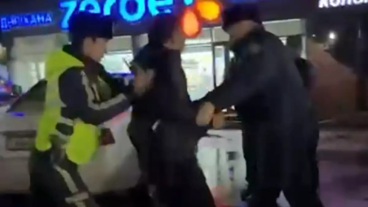 Конфликт в автобусе закончился поножовщиной в Таразе