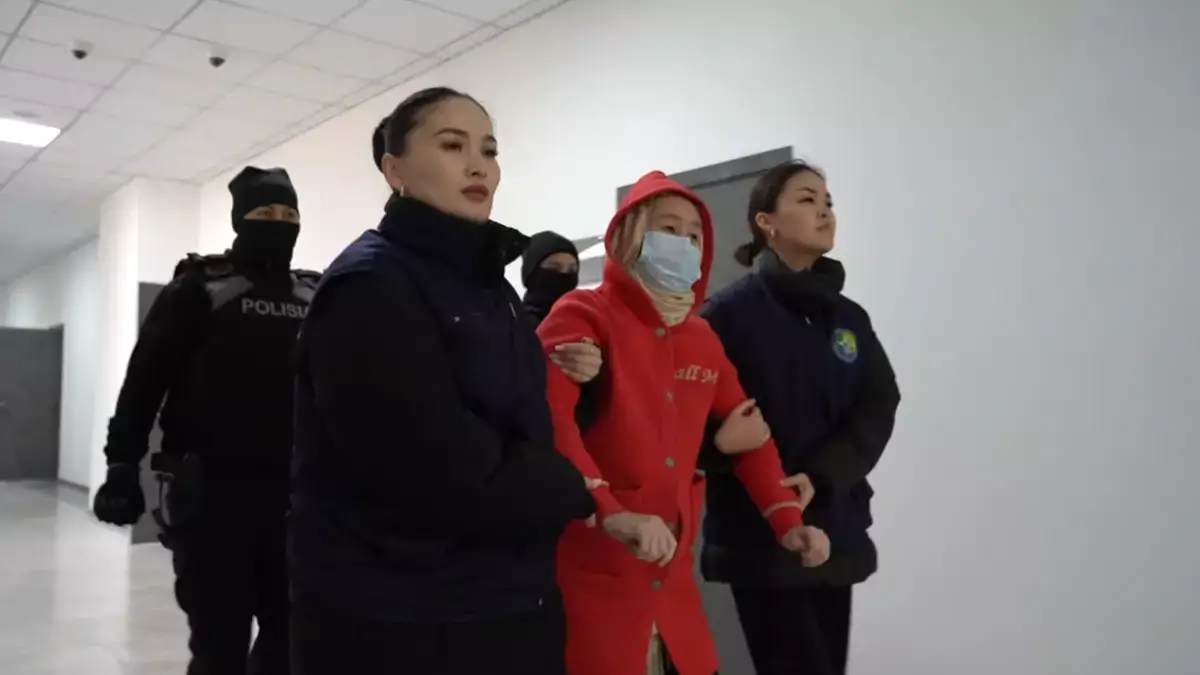 Атыраудағы қанды қылмыс: Күдікті Ақбаян Мұқанғалиева арнайы орталыққа жатқызылды 