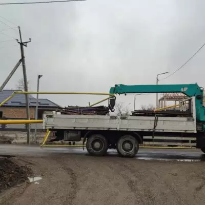 Водитель манипулятора повредил около 150 метров газопровода в Алматы