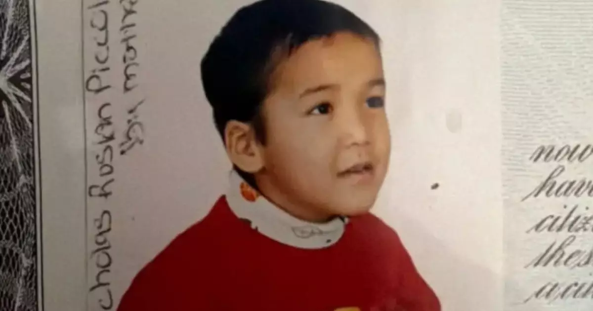  Америкалық отбасы асырап алған ер адам Қазақстандағы ата-анасын іздеп жүр 