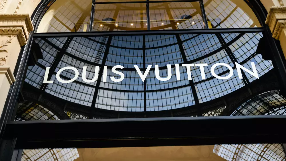 В новой коллекции Louis Vuitton заметили “казахский след“