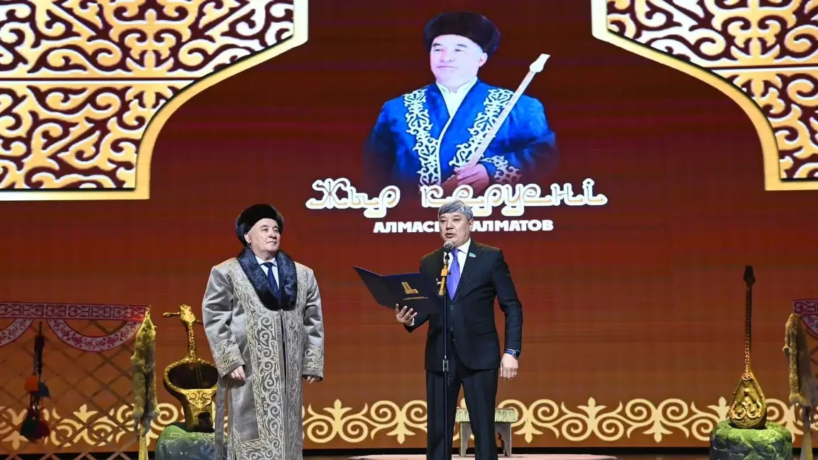 Алмасбек Алматовтың мерейтойына арналған «Жыр керуен» атты шығармашылық кеш өтті