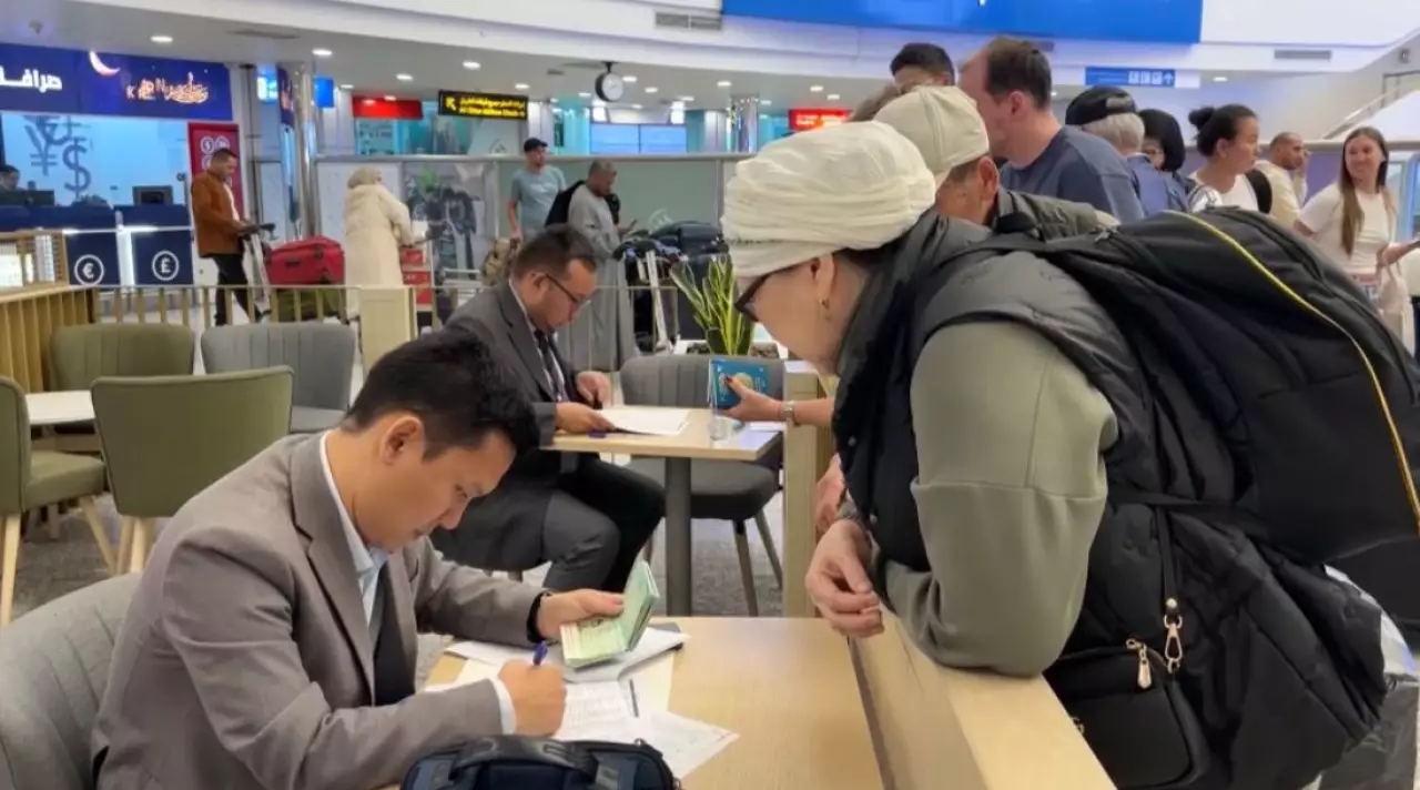 Восемь тысяч казахстанцев вернули с Ближнего Востока