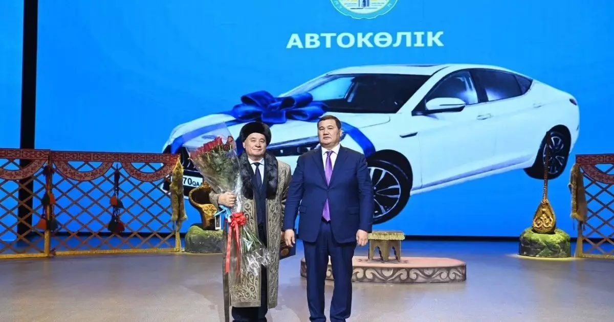  Сыр жұртшылығы жырау Алмасбек Алматовтың 70 жылдық мерейтойын атап өтті 