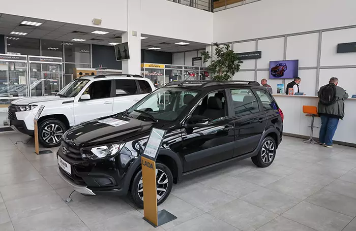 Казахстан планирует значительно увеличить утилизационный сбор для автомобилей из России.