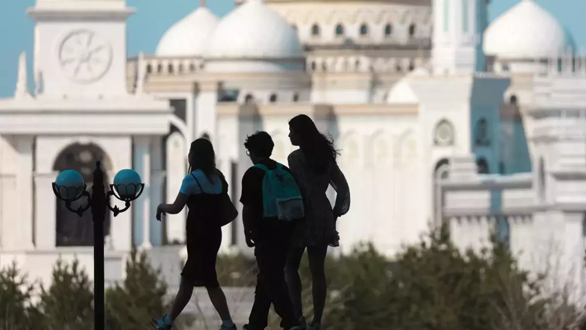 Казахстан расследует поддельные разрешения на проживание на фоне беспокойства о российских эмигрантах.