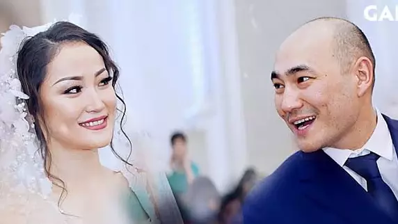 «Балаға әке болып, қамқор боламын деді»: Мөлдір Әуелбекова ұлының әкесімен сөйлескенін айтты