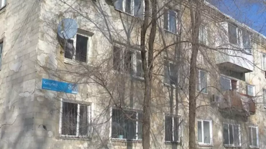 Крыша обрушилась в одном из аварийных домов Костаная